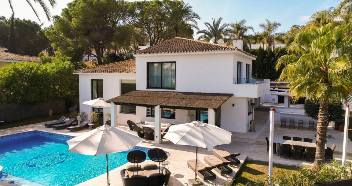 Nueva Andalucia Villa | 1450 m² Villa ∙ 5 bedrooms ∙ 12 guests