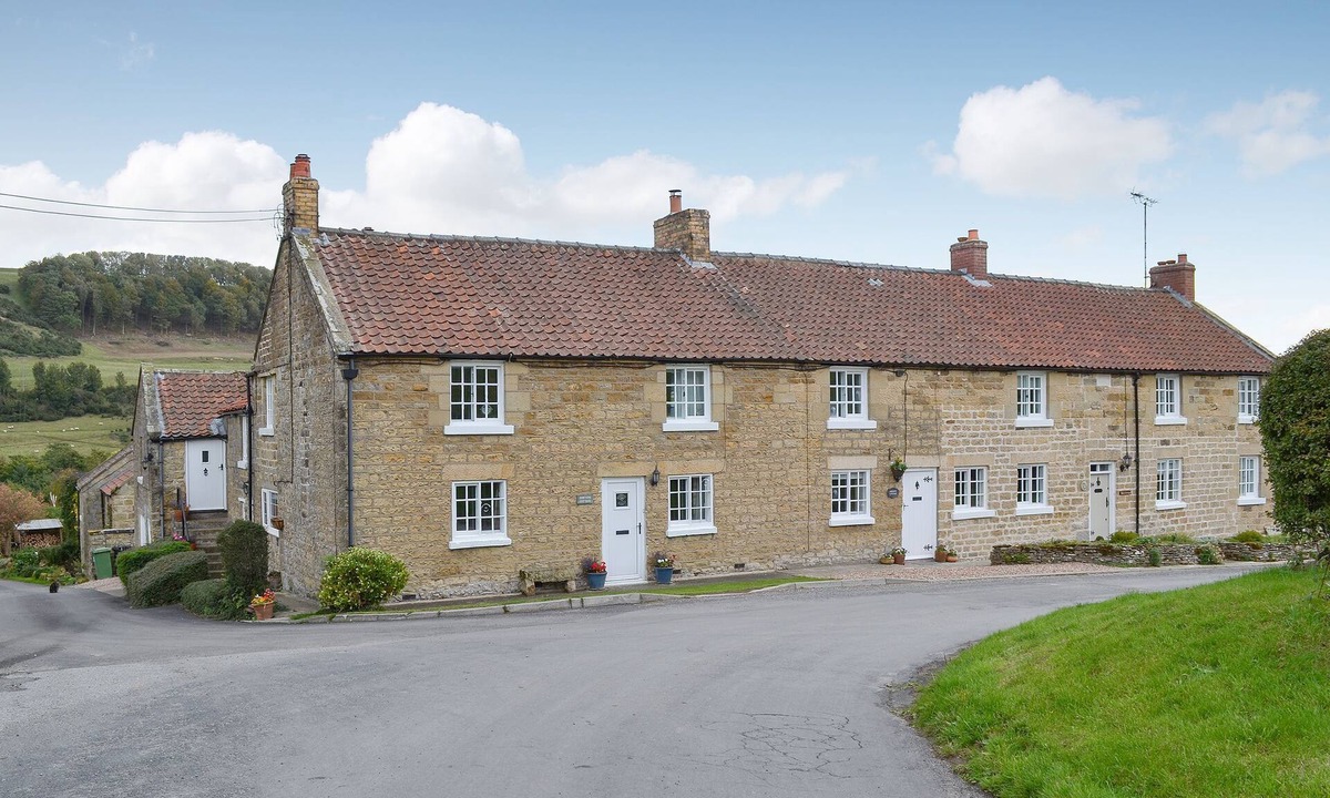 Scarborough Cottage | 2 bedroom accommodation in Wrench Green, near Scarborough
