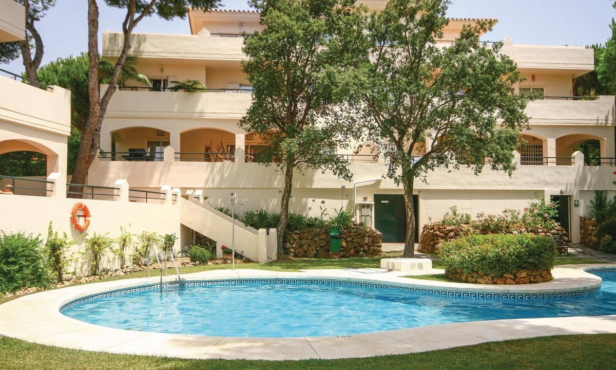 Marbella Apartment | 2 bedroom awesome apartment in Cabopino
