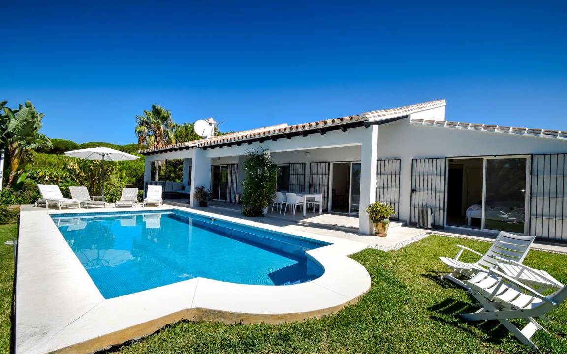 Elviria Villa | 200 m² Villa ∙ 4 bedrooms ∙ 10 guests