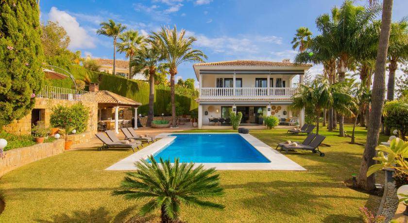 Urbanizacion el Rosario Villa | 200 m² Villa ∙ 5 bedrooms ∙ 11 guests