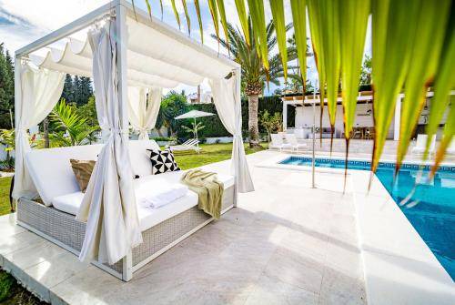 Nueva Andalucia Villa | 300 m² Villa ∙ 4 bedrooms ∙ 8 guests
