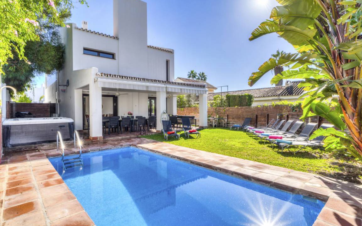 Golden Mile Villa | 350 m² Villa ∙ 7 bedrooms ∙ 15 guests