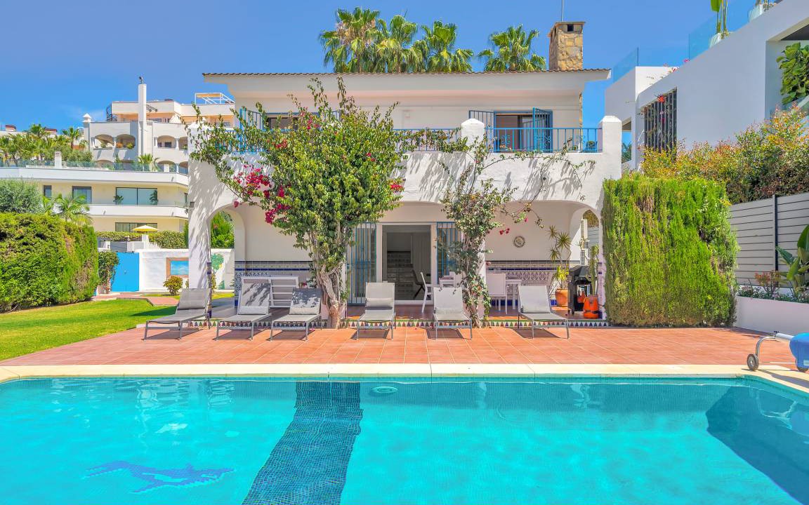Golden Mile Villa | 380 m² Villa ∙ 5 bedrooms ∙ 10 guests