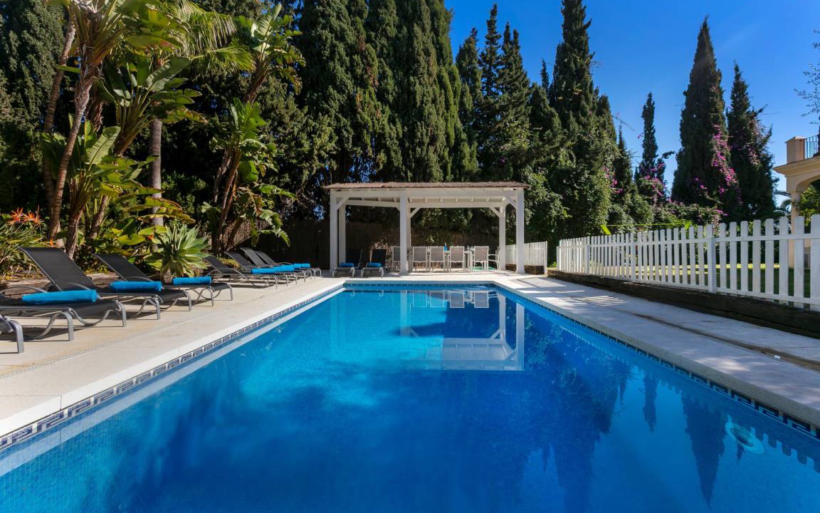 Marbella Villa | 400 m² Villa ∙ 6 bedrooms ∙ 12 guests