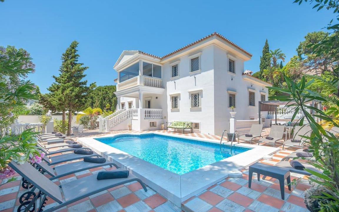 Urbanizacion Hacienda las Chapas Villa | 580 m² Villa ∙ 8 bedrooms ∙ 15 guests