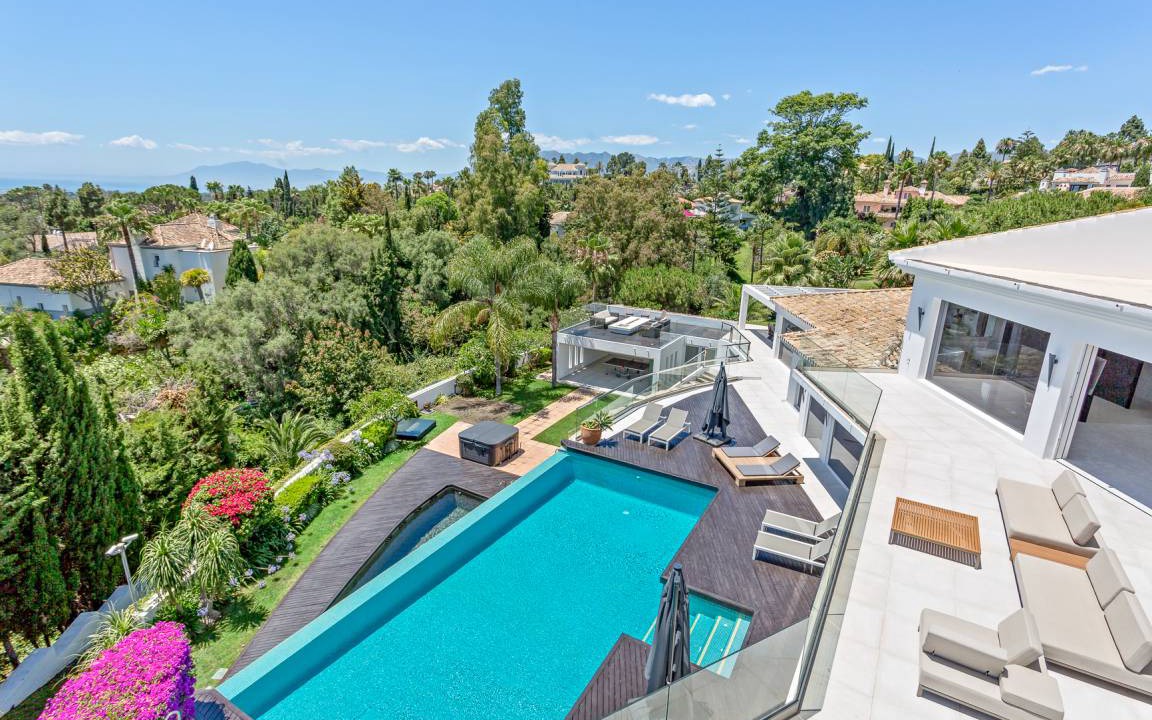 Urbanizacion Hacienda las Chapas Villa | 750 m² Villa ∙ 6 bedrooms ∙ 14 guests