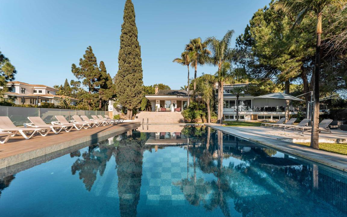 Urbanizacion Hacienda las Chapas Villa | 827 m² Villa ∙ 7 bedrooms ∙ 14 guests