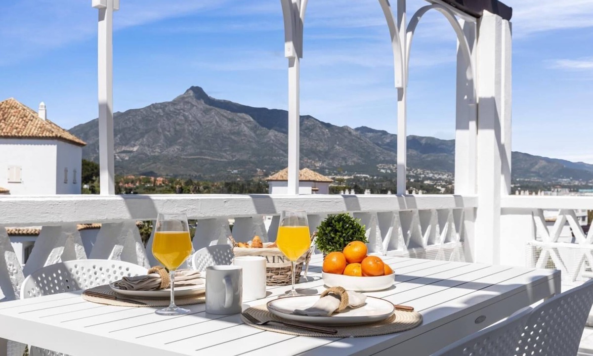Puerto Banus Apartment | Apartment in Playas del Duque for 2 people| Casa Sevilla 604