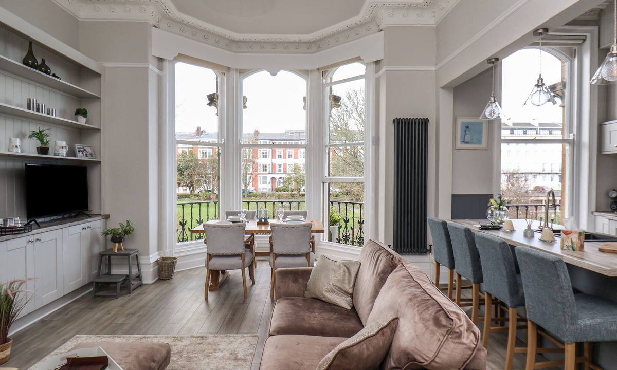 South Cliff Cottage | ARCHIE'S ANCHOR, pet friendly in Scarborough