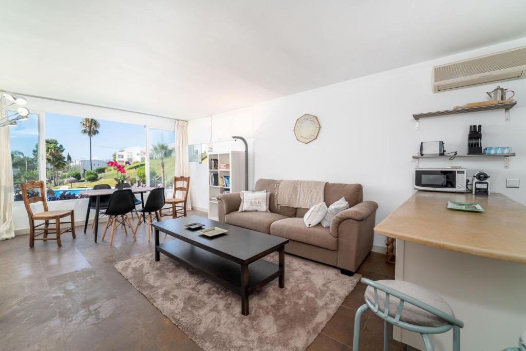 Marbella Apartment | Azahara I, 25A small cozy apartment with great views located in the popular area of Nueva Andalucia
