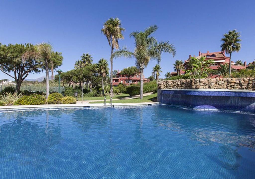 Marbella Apartment | Beach apartment in Elviria Marbella, great location with the beach on your door step