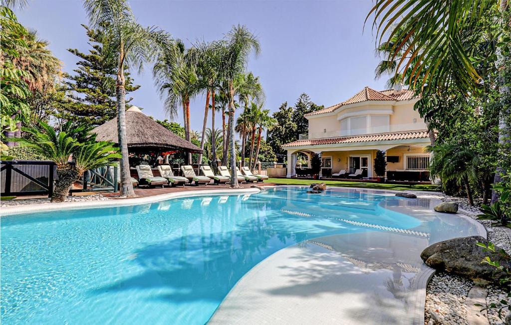 San Pedro de Alcantara House | Beautiful Home In Marbella With 6 Bedrooms, Sauna And Indoor Swimming Pool