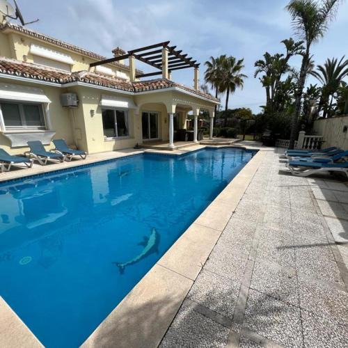 Urbanizacion Marbessa Villa | Beautiful villa 2 steps from the BEACH
