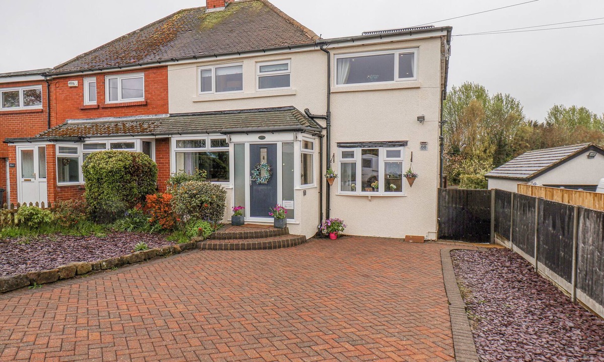 Burniston House | CASTLE VIEW, pet friendly, character holiday cottage in Burniston