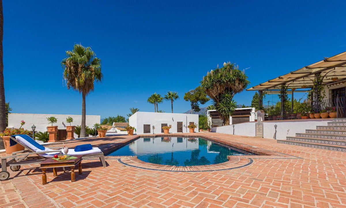 Urbanizacion el Rosario Hotel | Cortijo Boutique Marbella