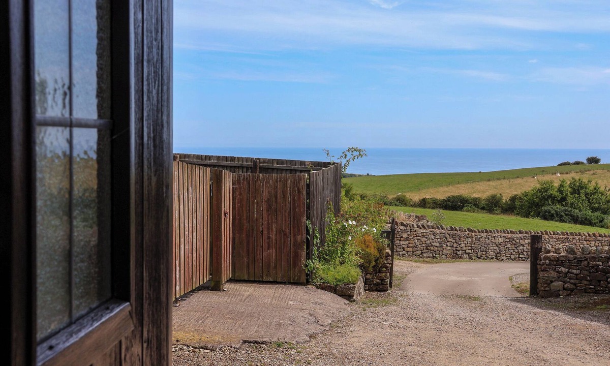 Scarborough Cottage | DAIRY COTTAGE, romantic, luxury holiday cottage in Staintondale