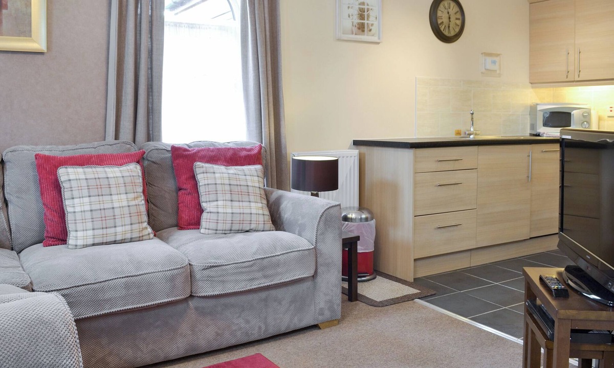 Cayton Cottage | Eldin Hall Cottage 2 - UK2484