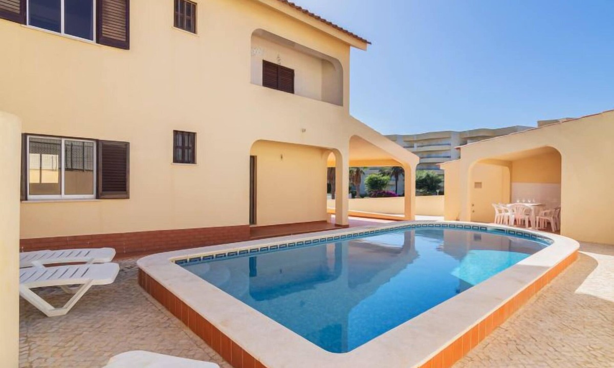 Castelo House | Flor de Maio by Interhome