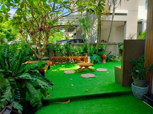 Khlong Song Ton Nun Resort | Friend's House