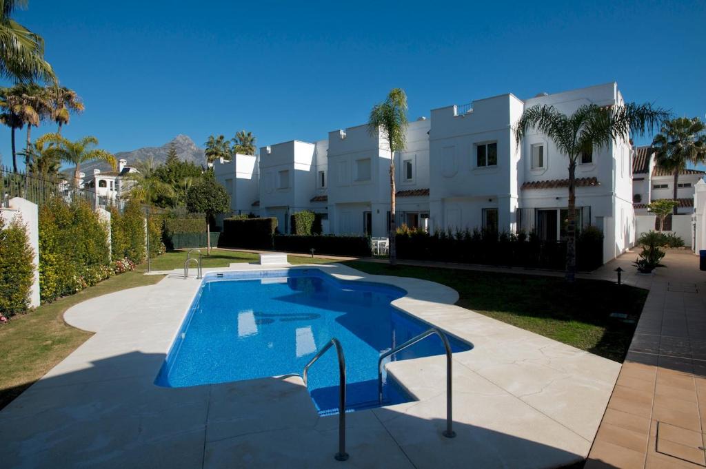 Marbella Villa | HOLIDAY TOWNHOUSE FOR RENT IN PUERTO BANUS (LOS NARANJOS DE MARBELLA) - PUERTO BANUS VACATION TOWNHOUSE