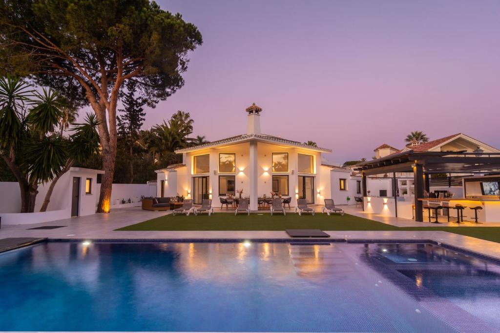 Marbella Villa | House Las Chapas Playa