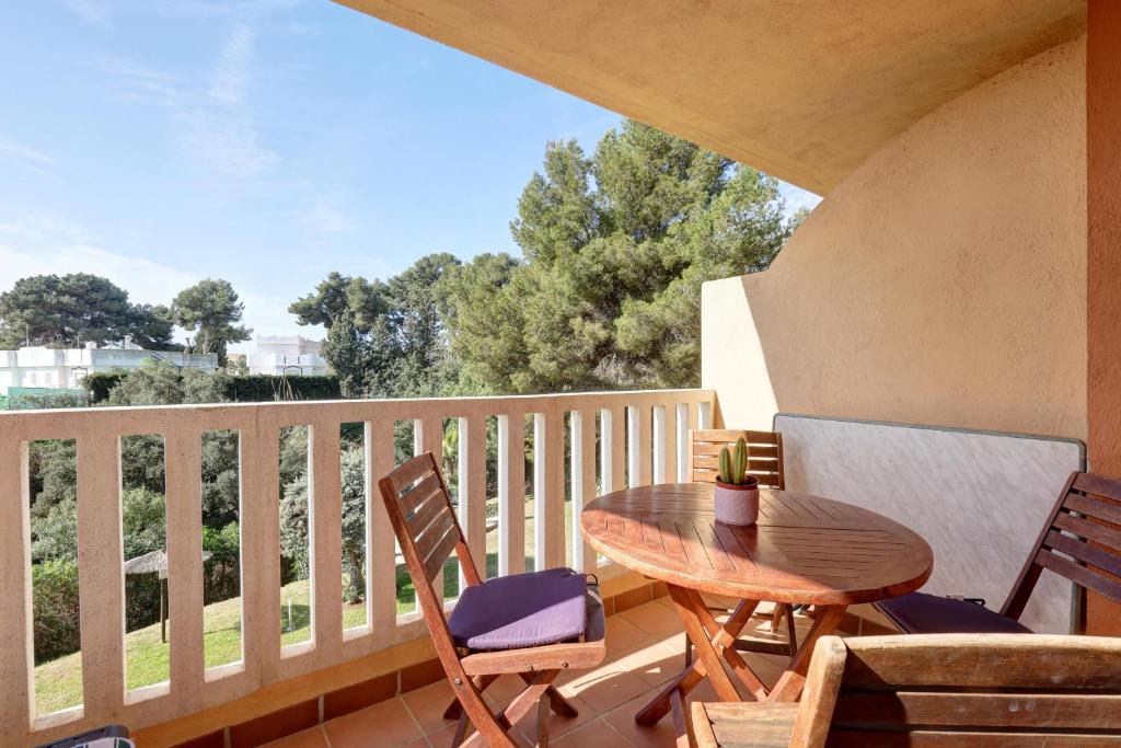 Urbanizacion Hacienda las Chapas Apartment | Luxury 2 Bed Apt Freeview Tv Wi