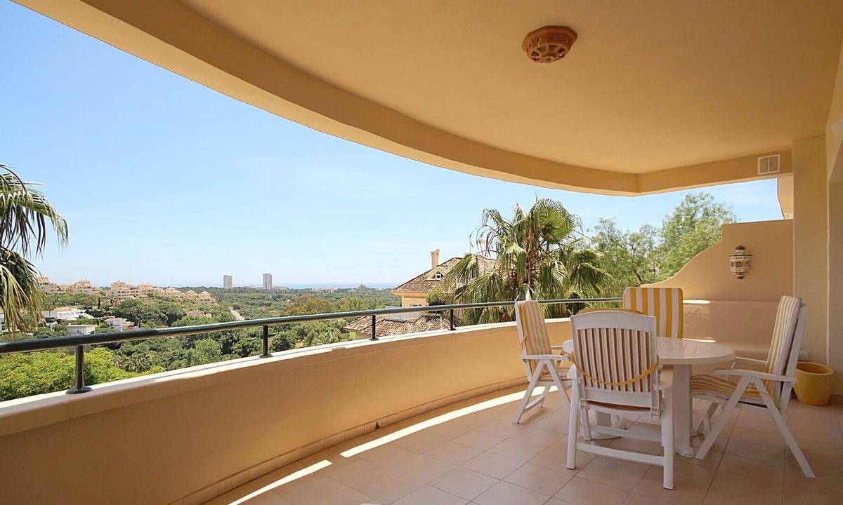 Elviria Apartment | Magnificent apartment with sea views in the luxurious Elviria Hills
