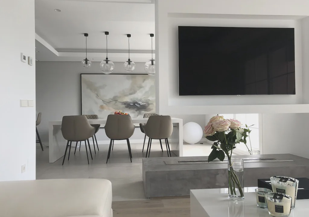 Golden Mile Apartment | Modern Penthouse in Puente Romano
