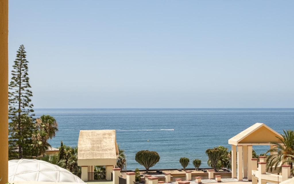 Nikki Beach Apartment | OleHolidays 316 Romana Playa primera linea playa