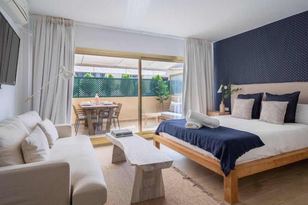 Nikki Beach Apartment | OleHolidays 505 Romana playa primera linea playa