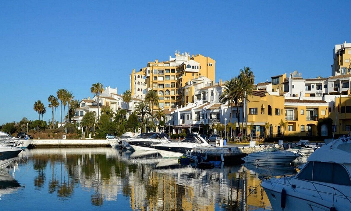 Cabopino Apartment | Spacious 2 bed 2 bath garden apartment with Mediterranean sea views