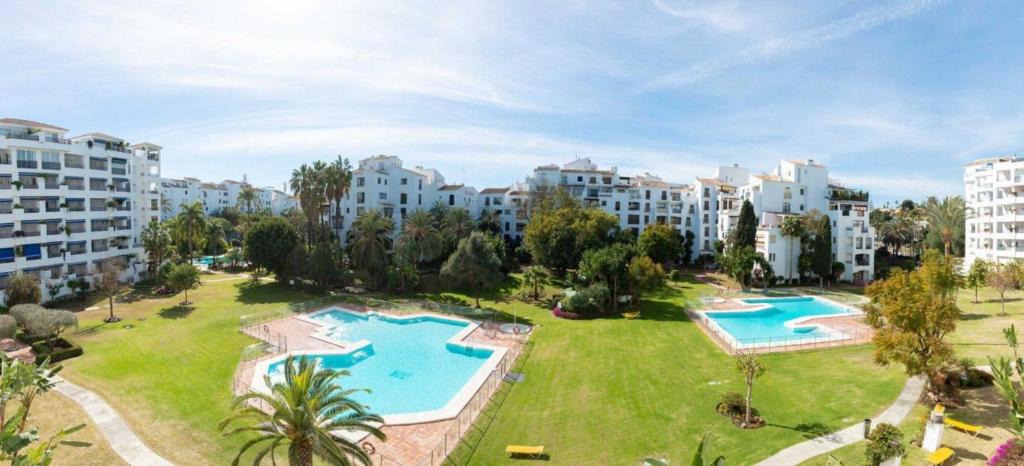 Puerto Banus Apartment | TERRAZAS DE BANÚS SUNLIT RETREAT, WALK EVERYWHERE!