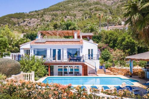 Ermita Villa | Villa Nirvana by Villa Plus