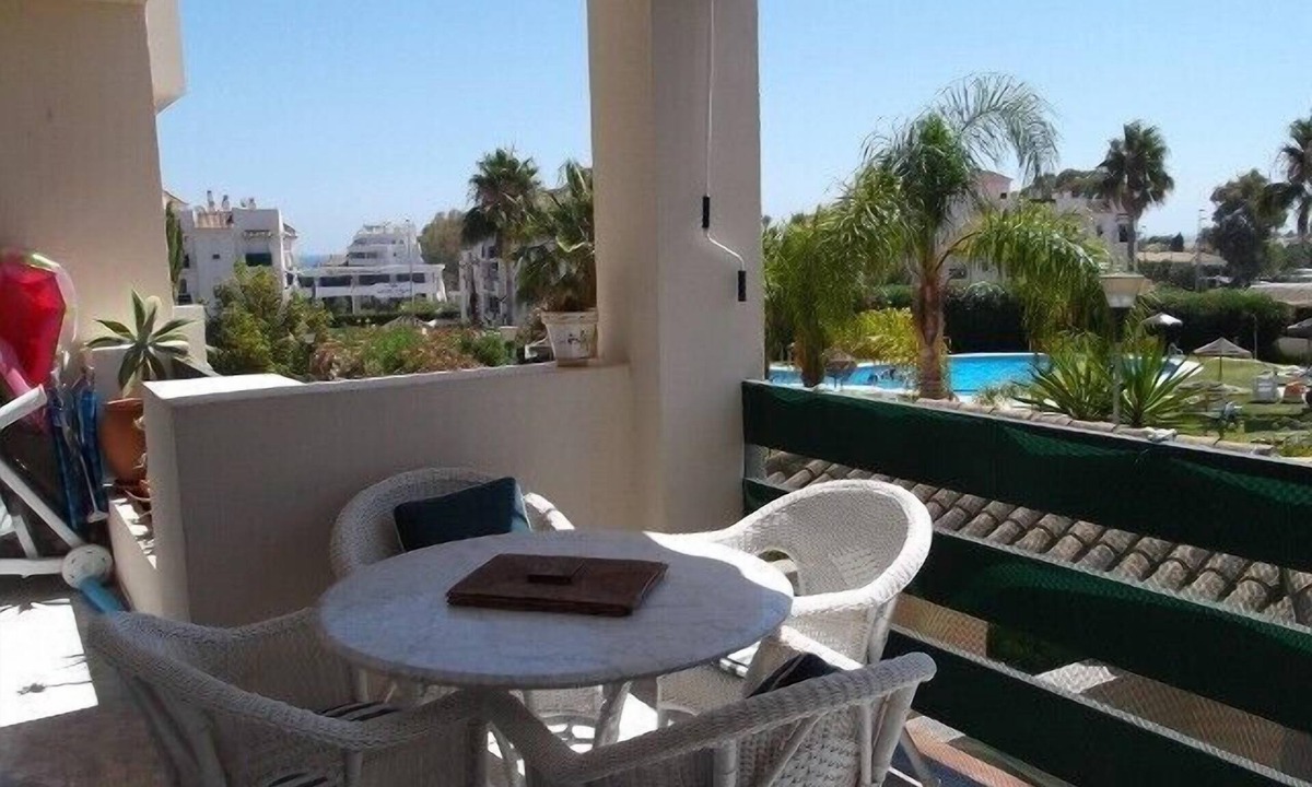 Marbella Apartment | Well located Urbanization, walking distance to Beach, Puerto Banus & Amenities.