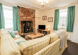 2 Church Cottages, CLOUGHTON