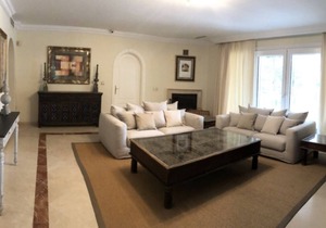 ✪ 3 Minutes WALK to the BEACH Luxurious villa. SEA VIEWS, area of Marbesa, Marbella!