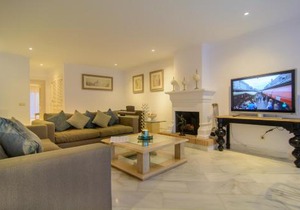 Apartment in White Pearl Beach