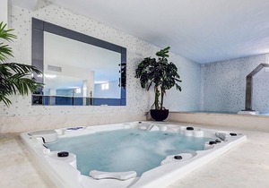 Are you dreaming of an extraordinaire and luxurious vacation on the south coast of Spain?