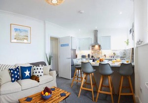 Bay View - Amazing Location With Sea Views!