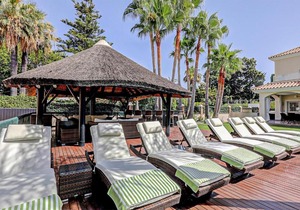 Beautiful Home In Marbella With 6 Bedrooms, Sauna And Indoor Swimming Pool