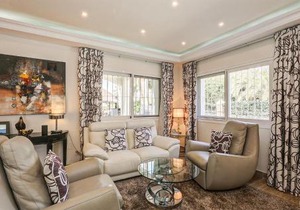 Beautiful Home In Marbella With 6 Bedrooms, Sauna And Indoor Swimming Pool