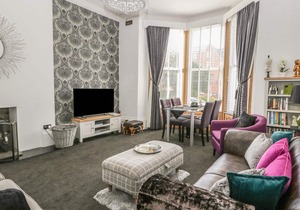 ESPLANADE GARDENS, APARTMENT 1, pet friendly in Scarborough