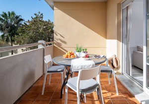 First line golf apartment in Cabopino II