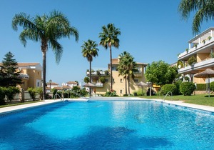 First line golf apartment in Cabopino