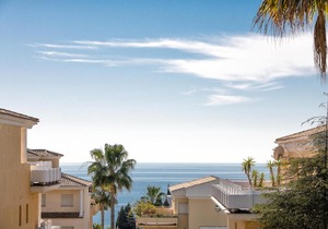 First line golf apartment in Cabopino II