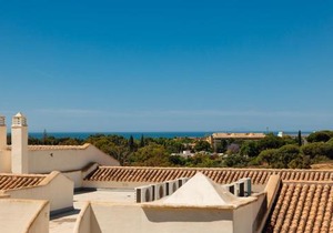 Holiday apartment with private terrace, just 10 minutes by car from Elviria Beach, Marbella
