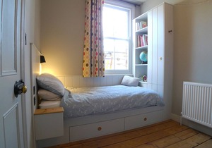 KITTIWAKE COTTAGE, family friendly, with a garden in Scarborough