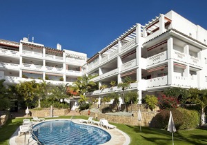 Las Canas Beach, Marbella golden Mile, first line beach