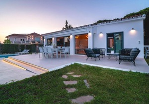 MAR-Luxury Villa Marbesa 400 meters to beach